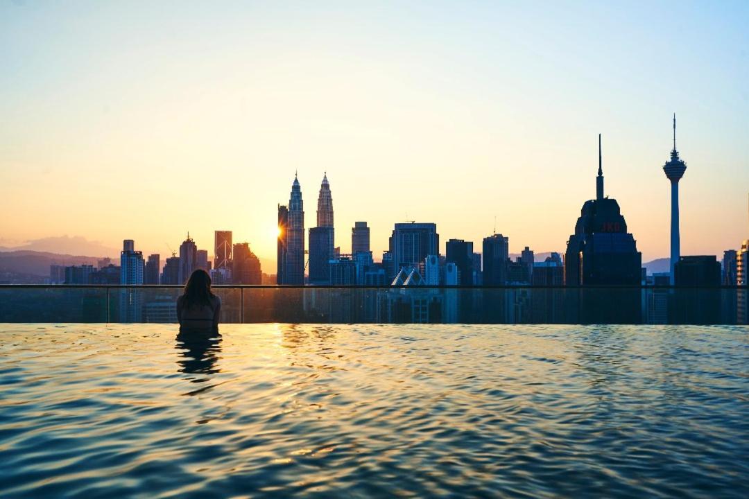 Regalia Suites Infinity Pool Kuala Lumpur Esterno foto