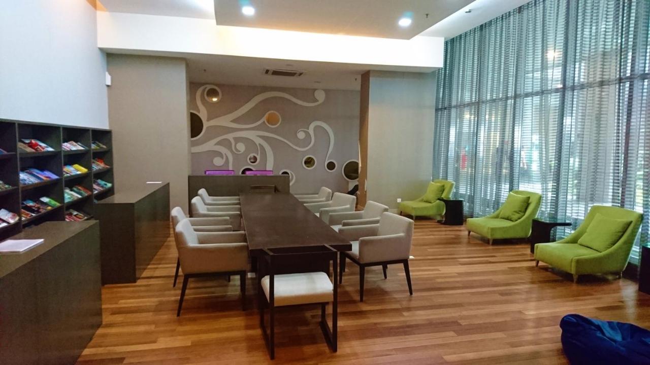 Regalia Suites Infinity Pool Kuala Lumpur Esterno foto