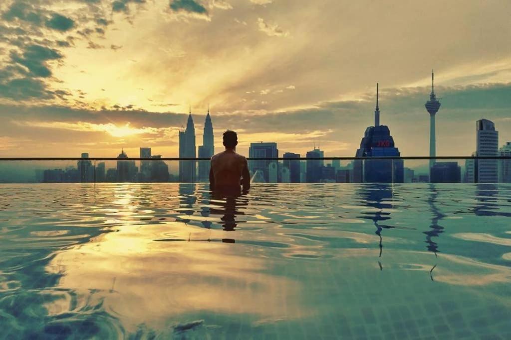 Regalia Suites Infinity Pool Kuala Lumpur Esterno foto