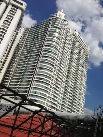 Regalia Suites Infinity Pool Kuala Lumpur Esterno foto