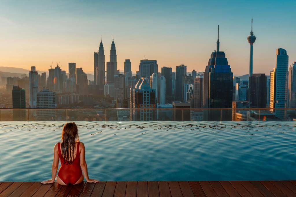 Regalia Suites Infinity Pool Kuala Lumpur Esterno foto