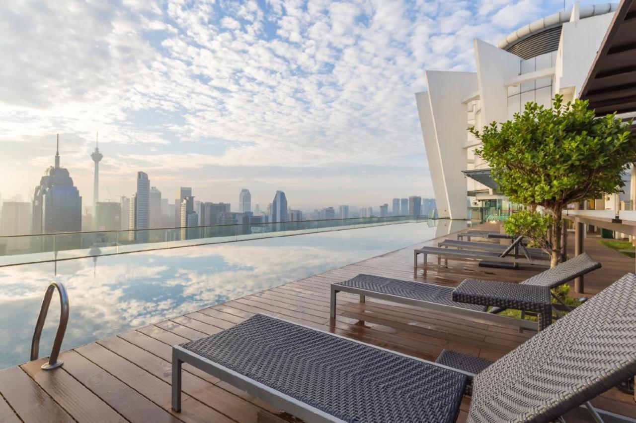 Regalia Suites Infinity Pool Kuala Lumpur Esterno foto